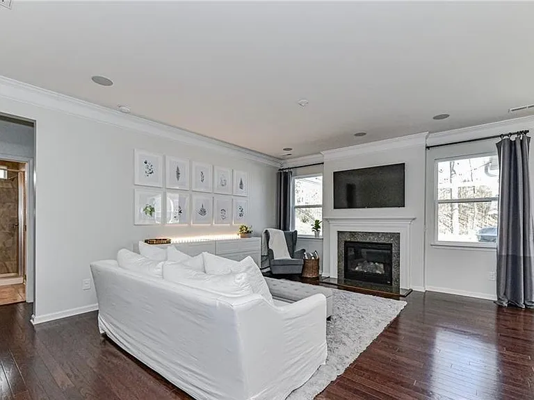 8914 Loch Glen Way — Photo 10