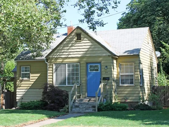 211 SE 4th St, College Place, WA 99324