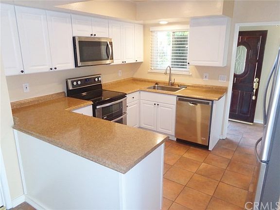 4th image of 9400 Larkspur Dr