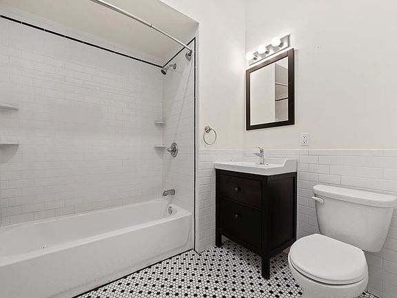 3rd image of 135 Plymouth St APT 606
