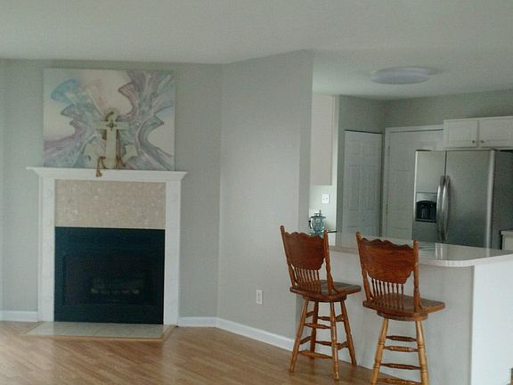 5th image of 320 Country Club Ln