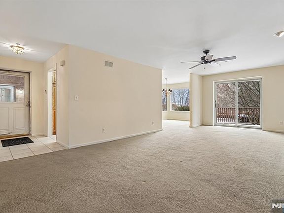 5th image of 69 Turnberry Rd APT 2