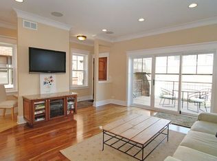 3757 N Lakewood Ave, Chicago, IL 60613