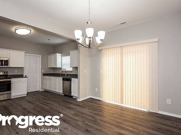 5th image of 1030 Black Oak Dr