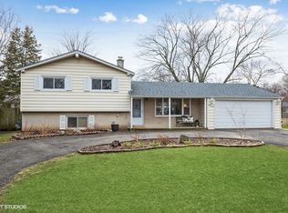 3S124 Arboretum Rd, Glen Ellyn, IL 60137