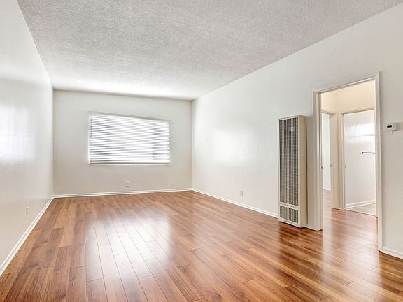 5th image of 419 Raymond Ave #1