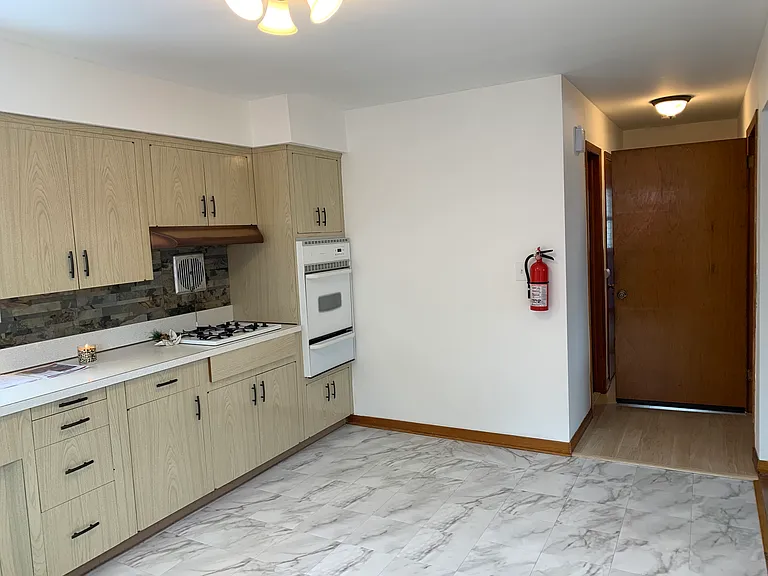 15 Bernice Pl #2 — Photo 6