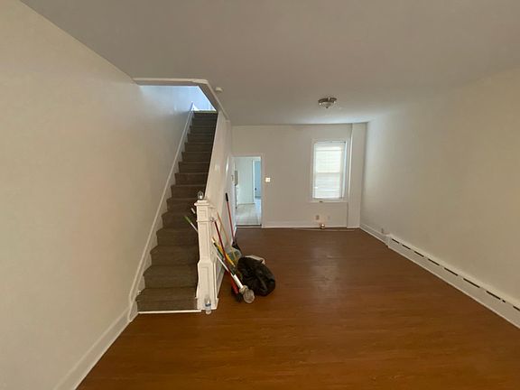 2nd image of 4823 Unruh Ave