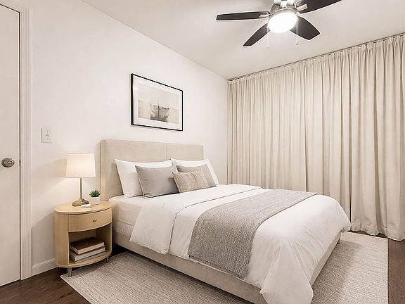 5th image of 320 42nd St