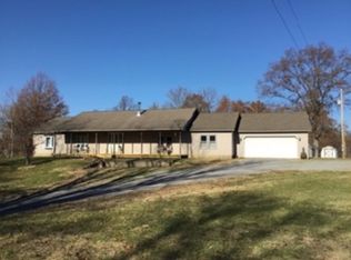 1498 County Road 2300 N, Crossville, IL 62827