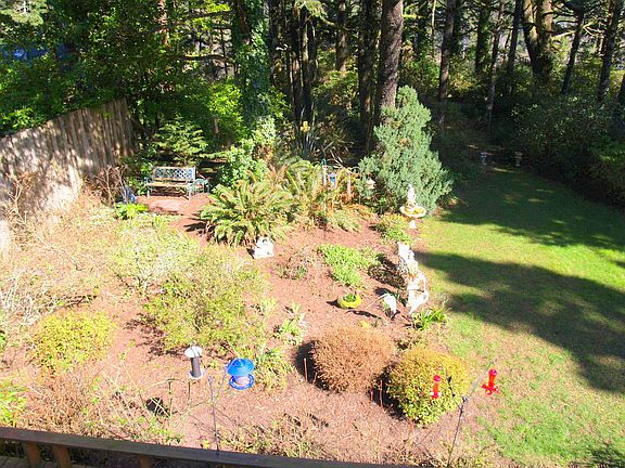 3rd image of 42355 Parkwood Dr
