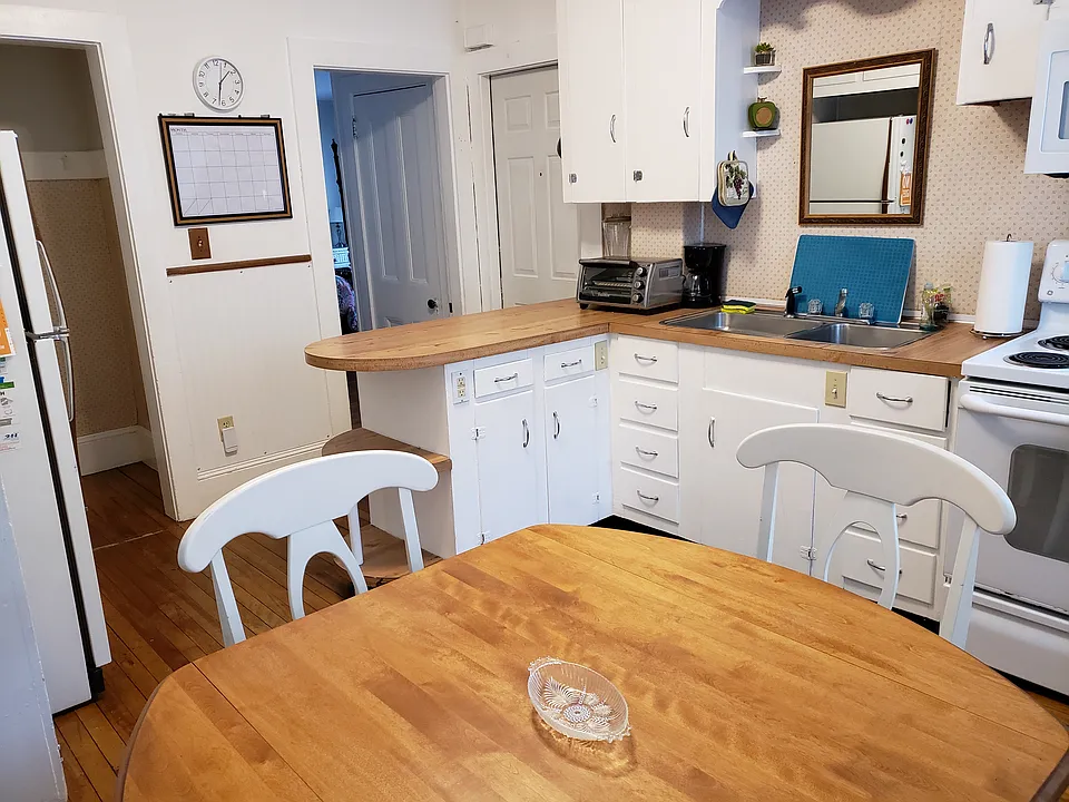 8 Spring St #2