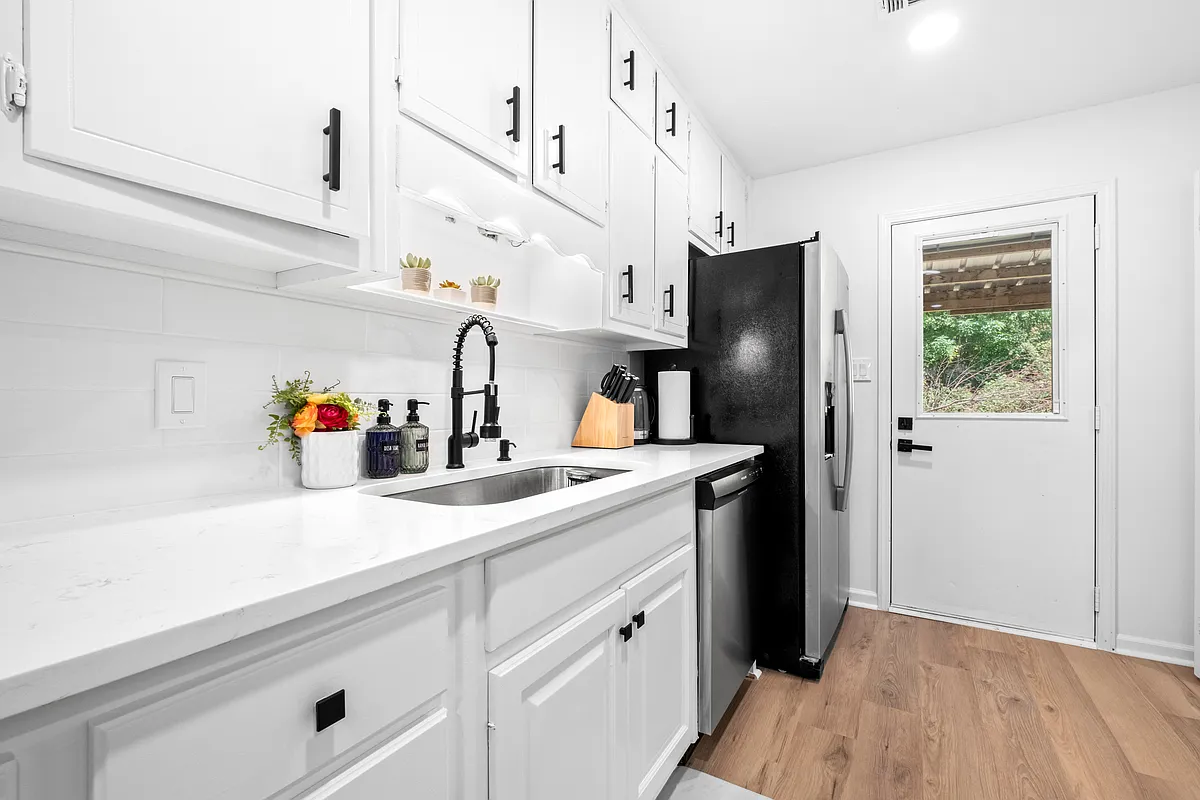 Building Photo - 619 Telfair Ct #617