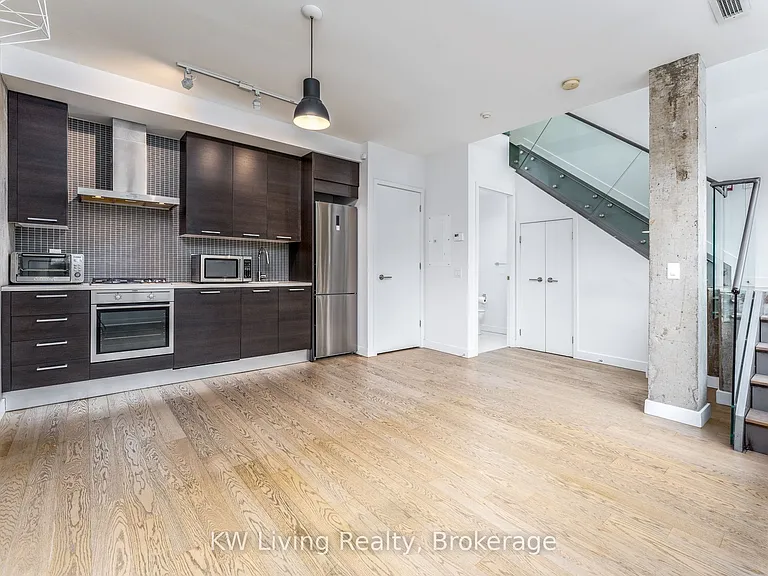 90 Broadview Ave #LW1 — Photo 6