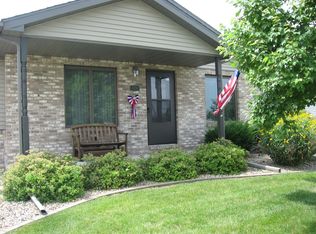 1270 Kingsbury Rd, Washington, IL 61571