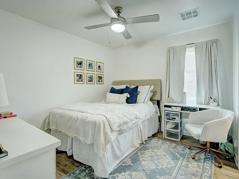 1520 N Market Ave — Photo 17
