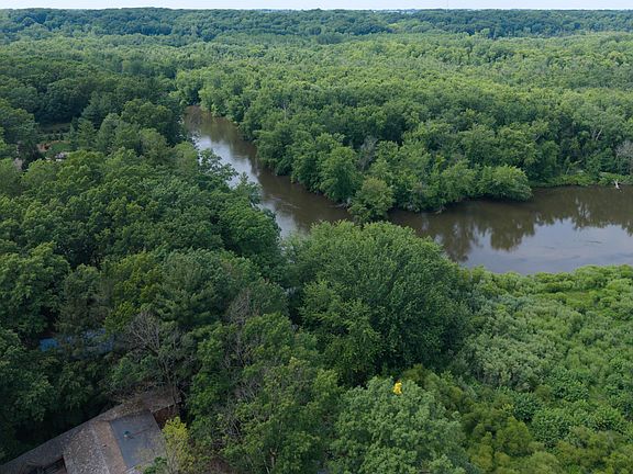 5th image of 3109 Riverbend Trl