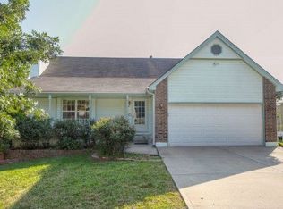 905 NE Bryant Dr, Lees Summit, MO 64086