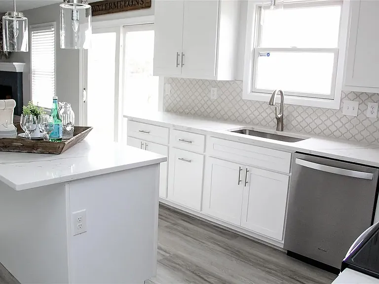 3863 Bedford Pointe Dr — Photo 2