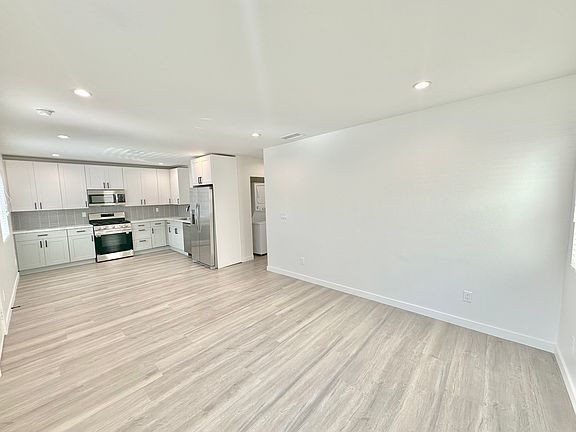 4th image of 1635 Micheltorena St APT 1637