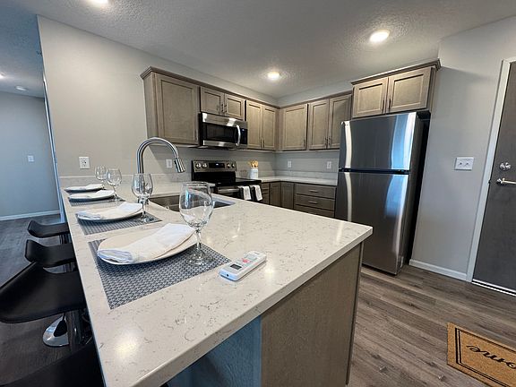 2nd image of 140 9th St S #101