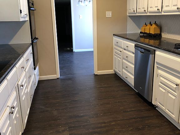5th image of 2492 Southwinds Dr