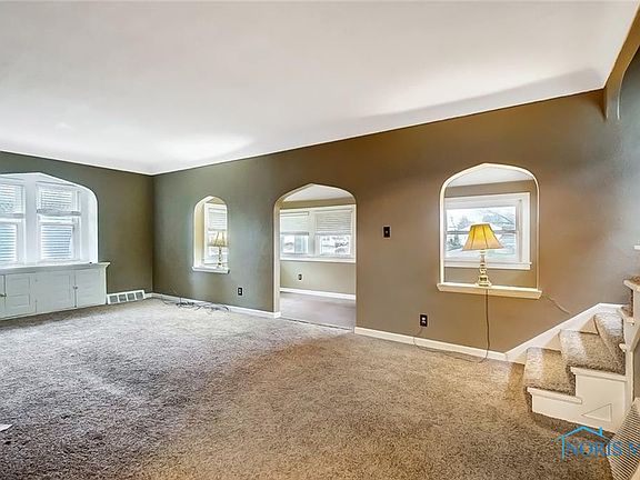 5th image of 3023 Medford Dr