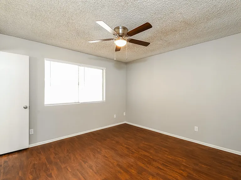 2301 E Butler St — Photo 9