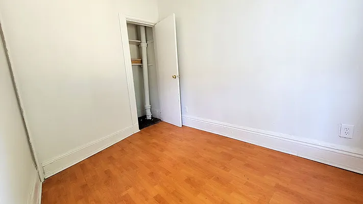 Rented by New York Dwellings LLC | media 23