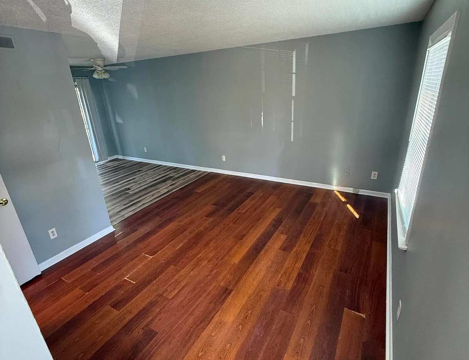 2 bed, 1.5 bath, 864 sqft, $950 — Photo 2