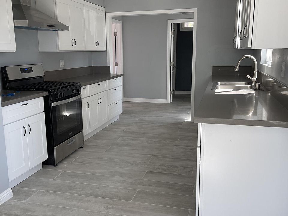 1st image of 10032 Roselee Dr