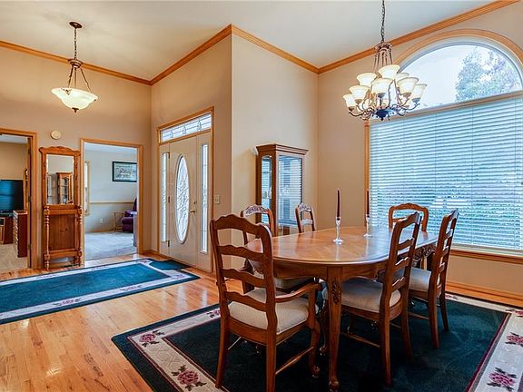 3rd image of 5 Cullen Hills Ln