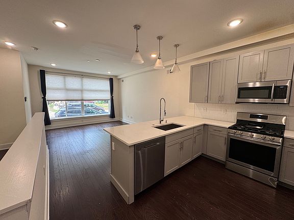 3rd image of 518 W Montgomery Ave Unit 2
