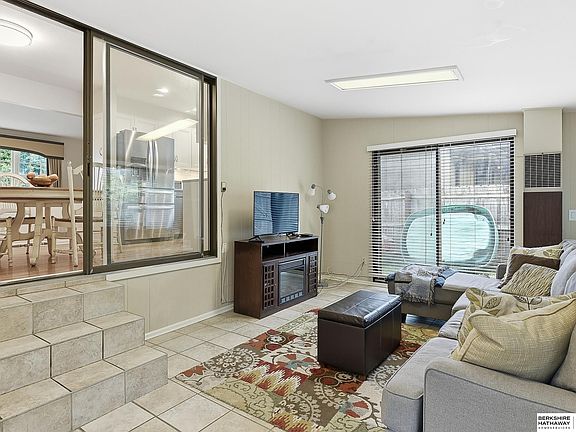 5th image of 11336 Gold St