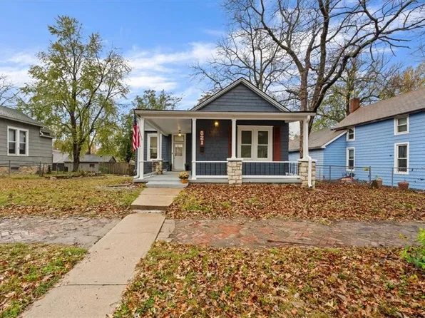 821 Pottawatomie St, Leavenworth, KS 66048