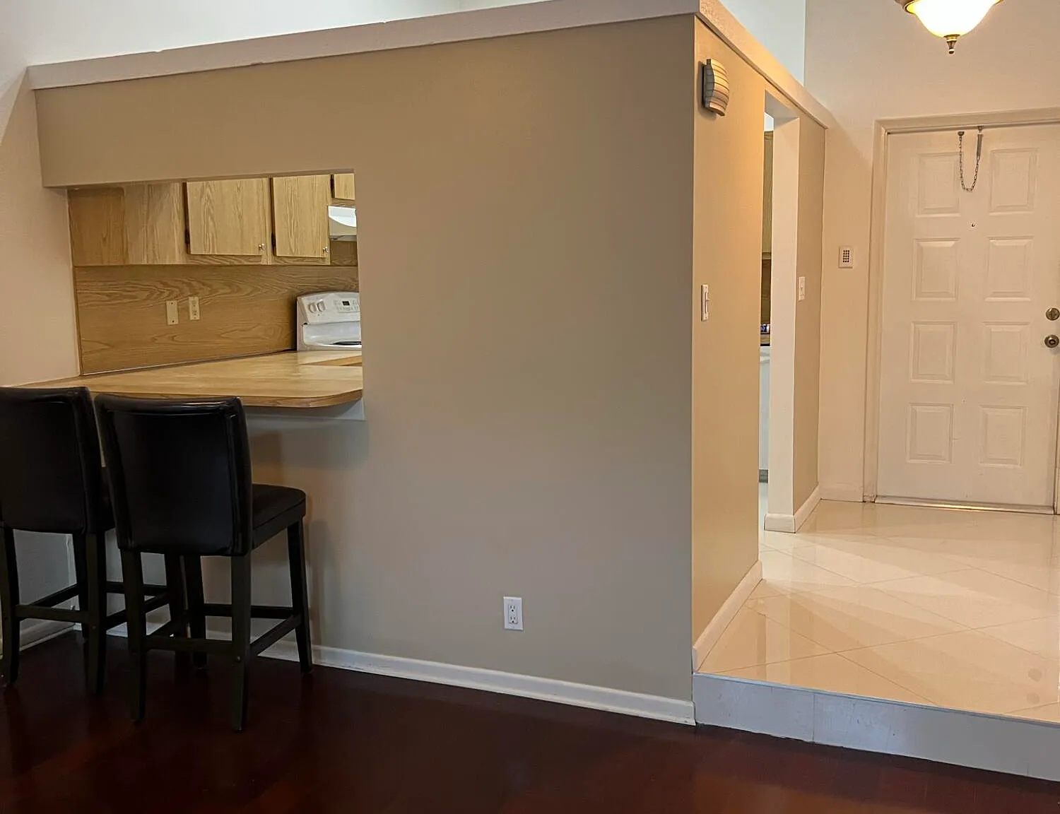 2 bed, 2.0 bath, 1166 sqft, $2,400 — Photo 3