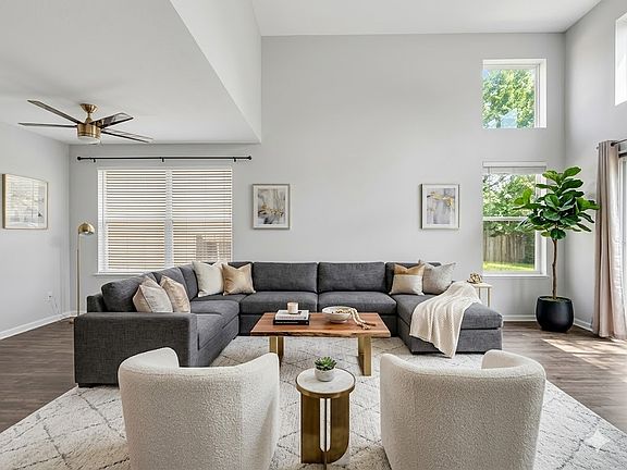 4th image of 979 Huntington Dr #979