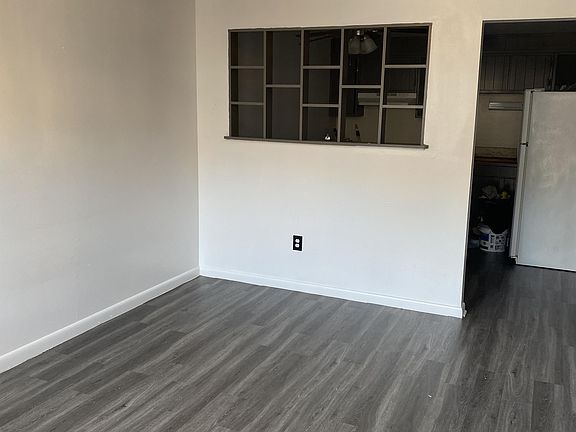 2nd image of 210 Kenbrook Dr #5