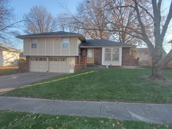 7613 E 127th St, Grandview, MO 64030
