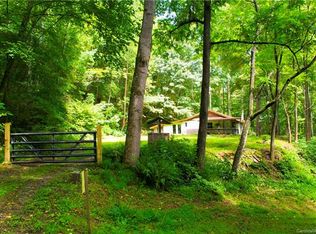 296 Summer Rain Dr, Hendersonville, NC 28739