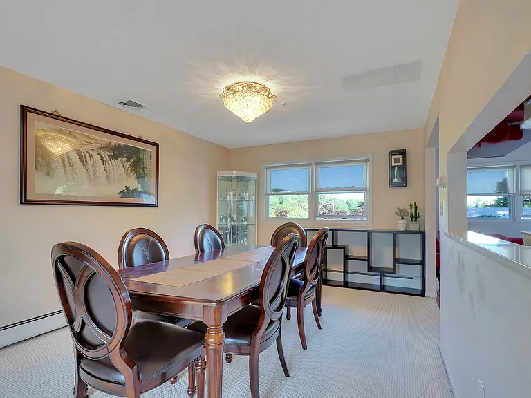38 Ash St — Photo 6