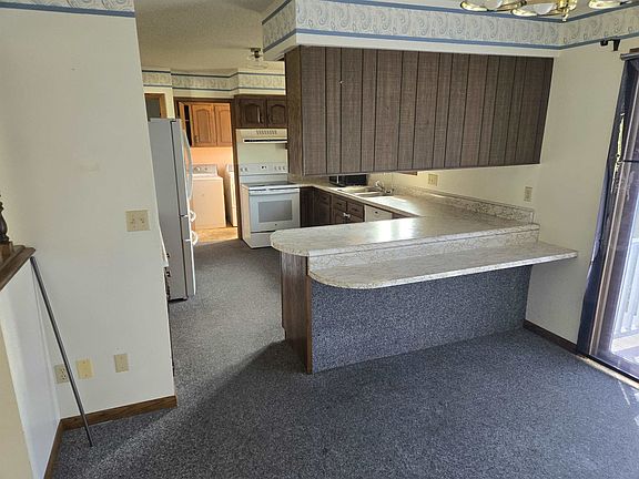 5th image of 805 N A St