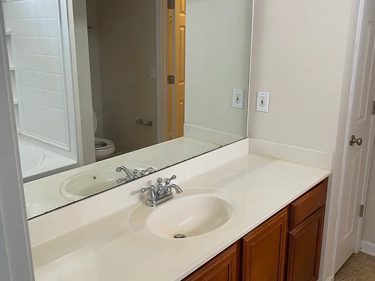 1030 Glencroft Dr #1 — Photo 7
