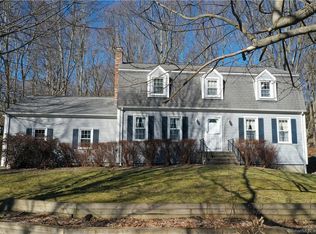 1 Robinhood Dr, Gales Ferry, CT 06335
