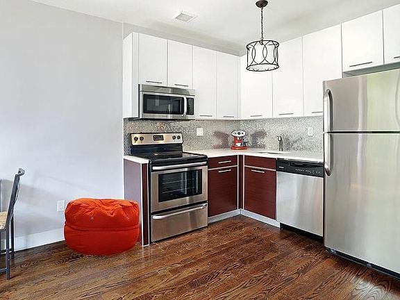 2nd image of 168 Throop Ave #4F