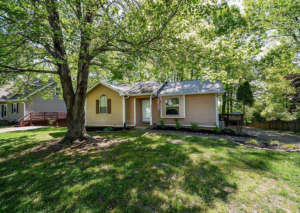 1st image of 3928 Gibson Dr NE