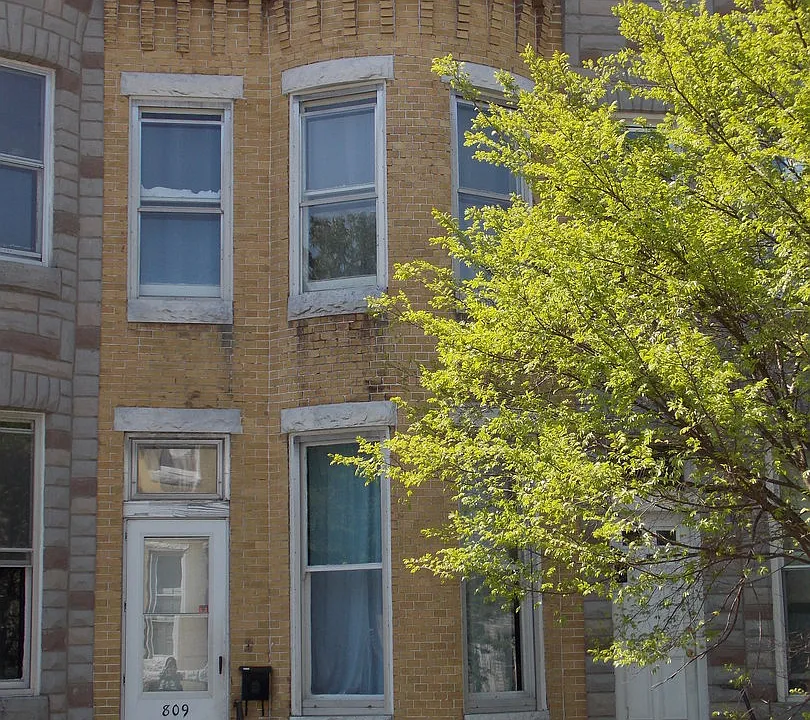 809 Powers St