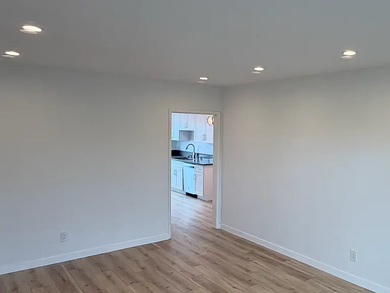 1161 N Hobart Blvd — Photo 23