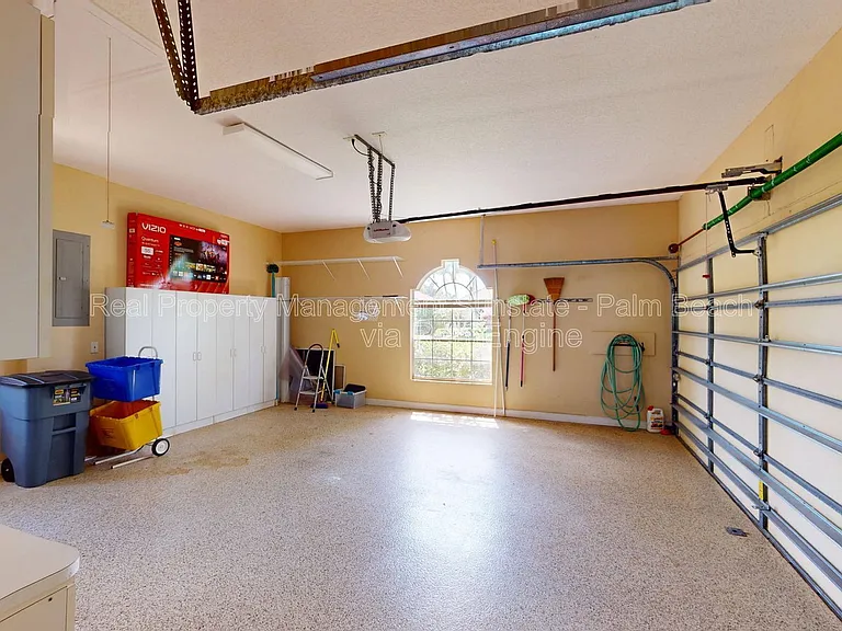 71 Cayman Pl — Photo 45