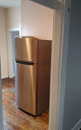 4th image of 1028 King St #1